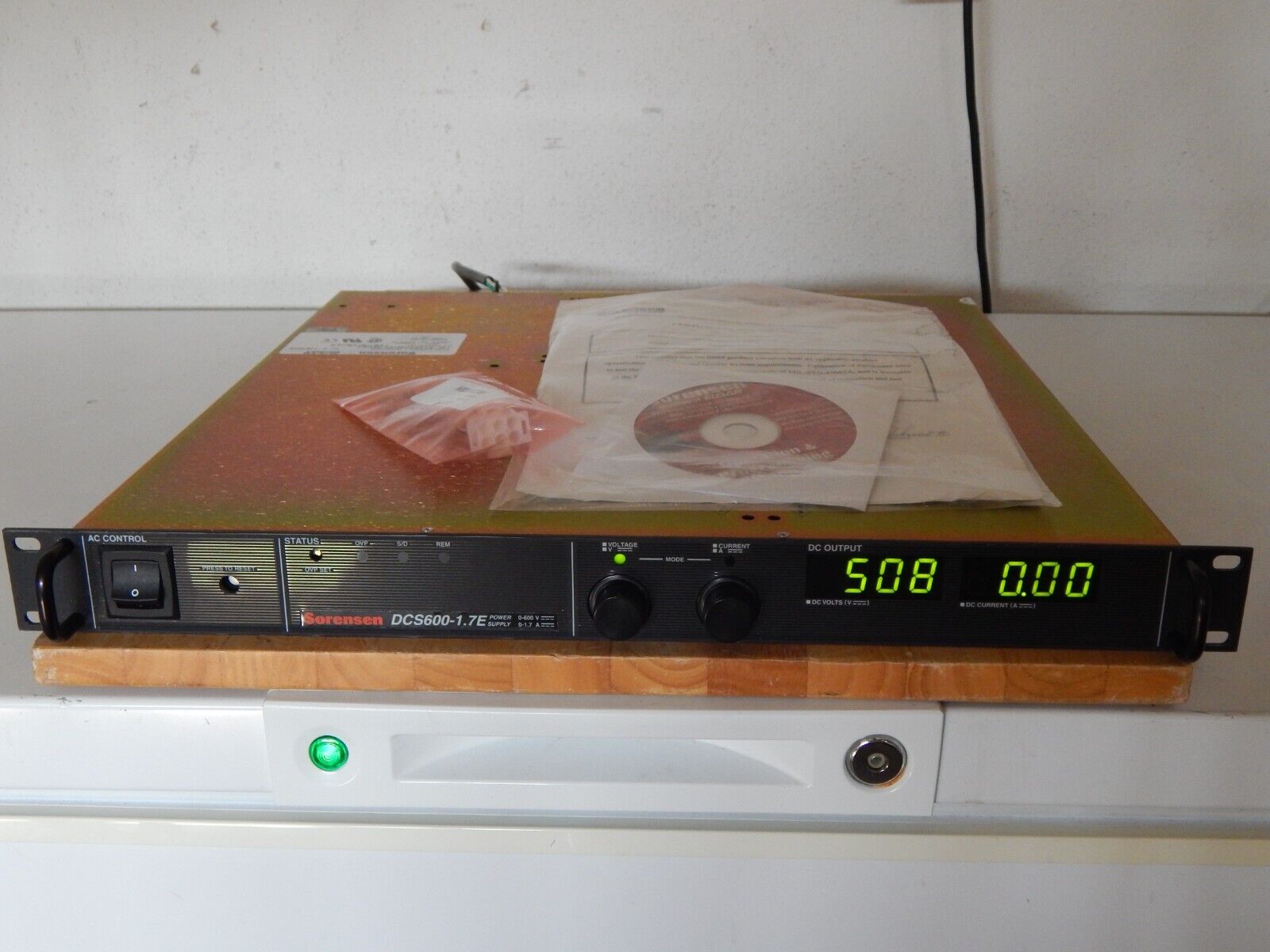 Sorensen DCS600-1.7EM9CM88 DC Power supply 500Vdc 2.0 Amps Sorensen DCS600-1.7EM9CM88 DC Power supply 500Vdc 2.0 Amps